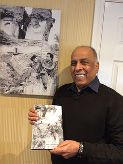 Abdul Qadeer Khan OBE with his book Gama's Journey